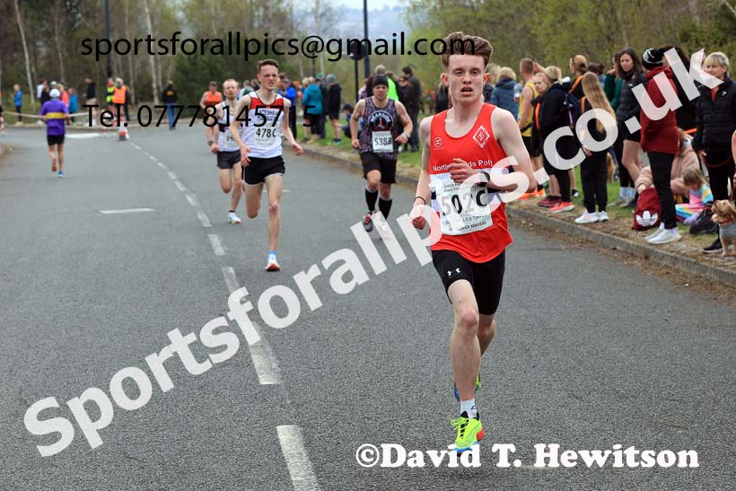 Senior mens relay, 2025 Elswick Harriers Good Friday Road Relays, Newburn, Newcastle upon Tyne. Photo: David T. Hewitson/Sports for All Pics